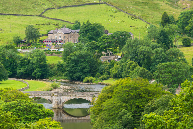 the-devonshire-fell-hotel-at-burnsall-361 image